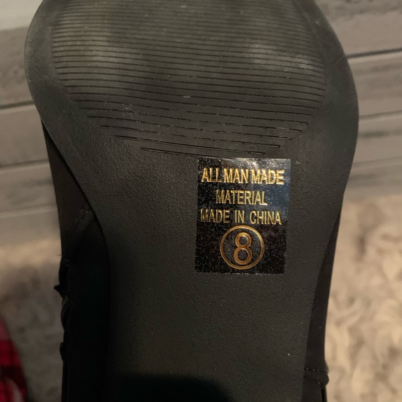 ❌SOLD Small heeled black booties like new - Picture 8 of 10